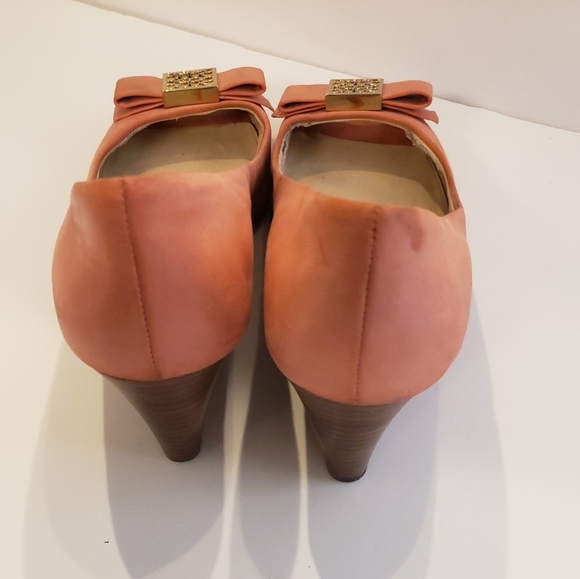 Coach - Picture 4 of 6